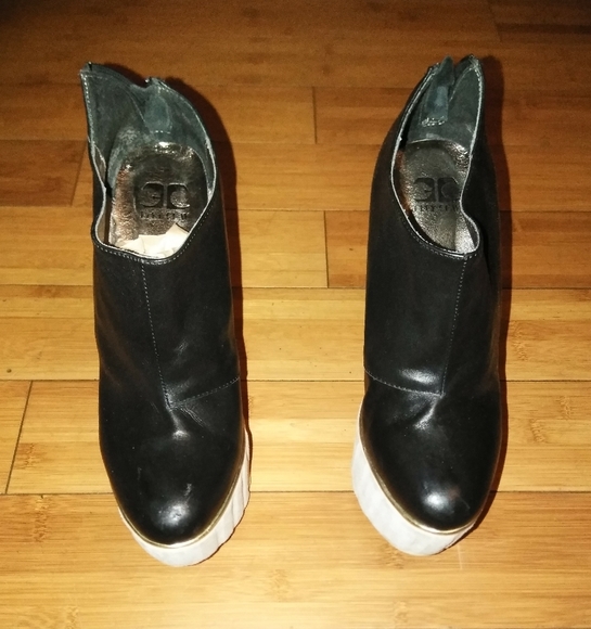 Genuine Leather ELLY CLAY black wedge heels sz 41 - Picture 2 of 8